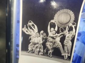 辽宁师范学院60年代老照片丰收舞。