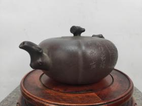 老珍藏，顾景舟和周桂珍合作款，周桂珍盖款，顾景舟底款，精品老紫砂壶一把，保存完整，十分难得收藏佳品。