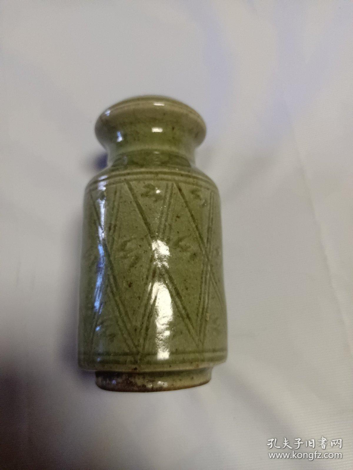 青釉筒瓶 高12公分  无残完整