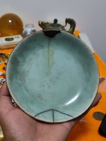 清代老锔钉盘，豆青盘子。八个锔钉。