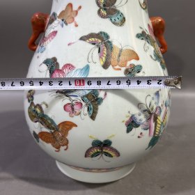 清乾隆粉彩蝴蝶象耳尊