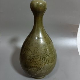 越窑蒜头瓶