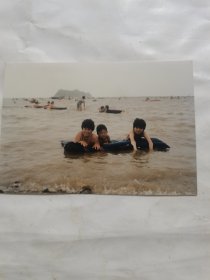 老照片：海边泳装照片