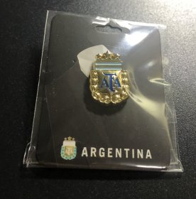 世界杯冠军 阿根廷国家队 阿根廷足协 队徽 官方纪念品 徽章 蝴蝶扣 球迷周边收藏 现货 全新 梅西