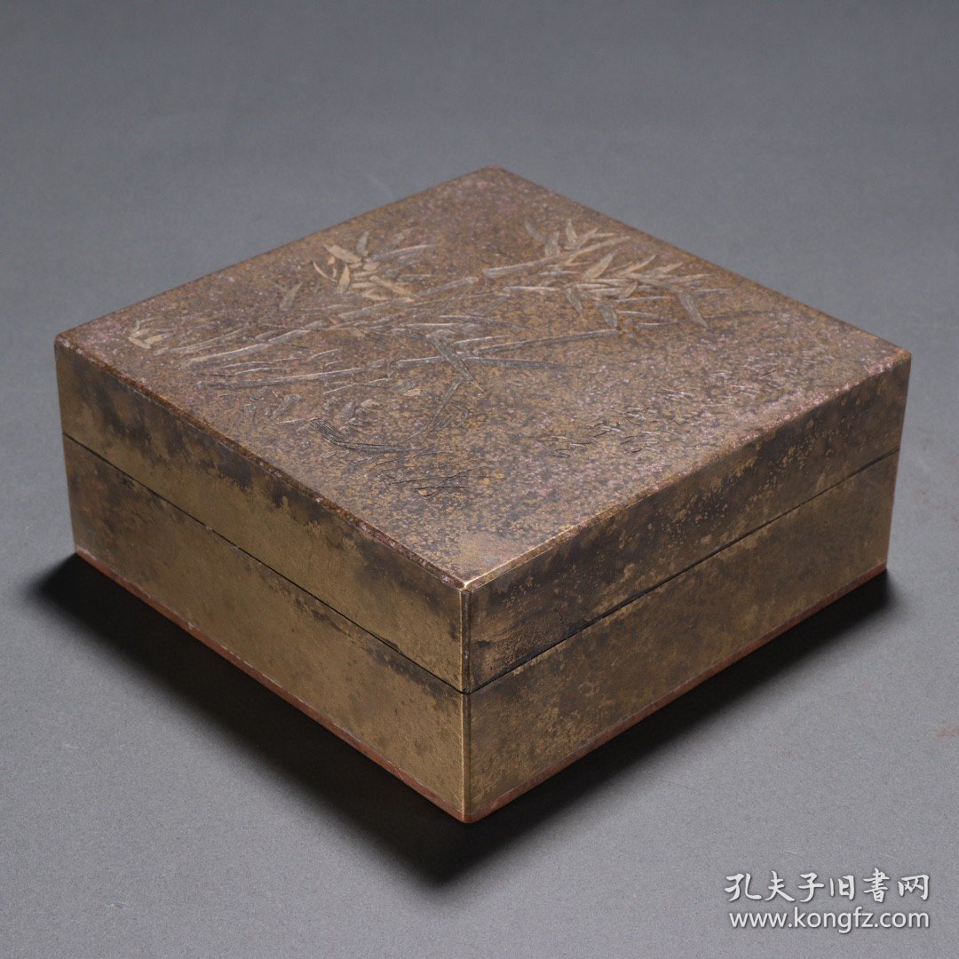 旧藏 铜刻竹纹墨盒。 规格：高5.3cm 宽12.4cm 重1380g