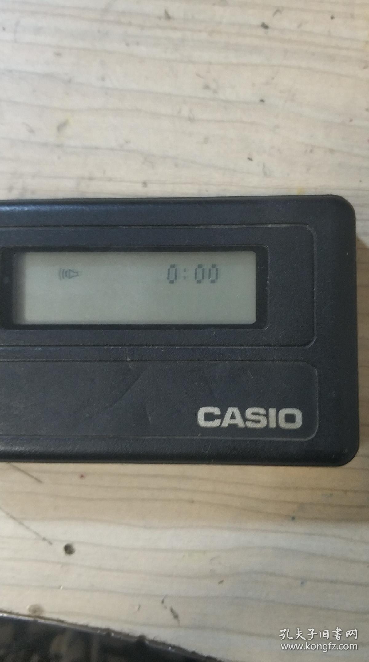 卡西欧老数字传呼机一部，可以使用