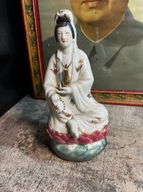 70年代，座莲观音像一座，莲叶磕