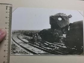 日军火车遭游击队破坏，