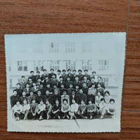南充县龙门中学八五级x班毕业留影
