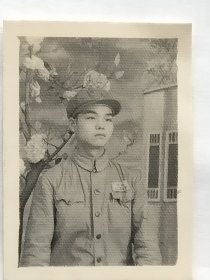 中国人民志愿军回国纪念——1954年（佩戴胸标）