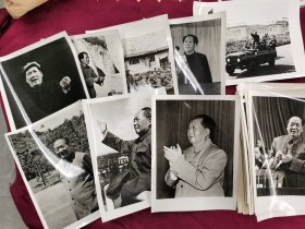 伟大领袖毛主席永远活在我们心中【63张新华社新闻展览照片】四川省新闻图片社出版