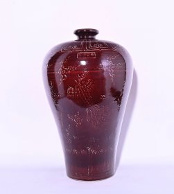 大明永乐年制祭红釉雕刻凤纹梅瓶，高45×27厘米