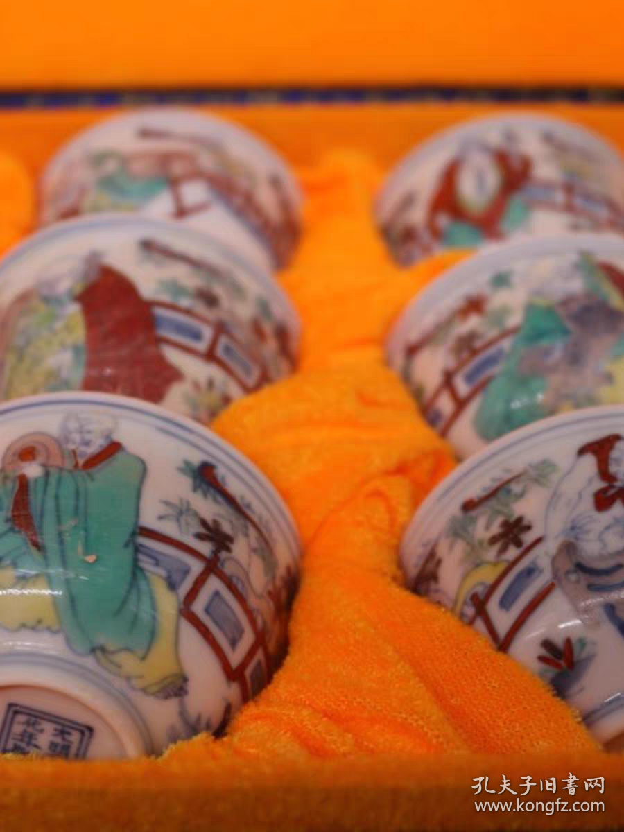 明斗彩十八罗汉纹茶杯一套