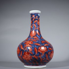 旧藏明宣德青花矾红花卉瓶