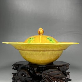 明弘治黄釉加彩盖碗 高11.5厘米宽22.3厘米