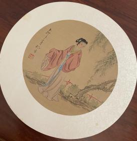 老设色绢画小品《仕女图》一幅，手绘，画的不错，色彩搭配好看，适合送女生礼物。