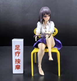 《手办二次元坐姿制服美少女》随赠迷你小灯箱