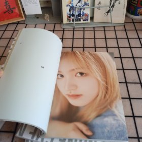 《LOVED IVE韩国女团》3本(读光碟+海报)【品好如图】