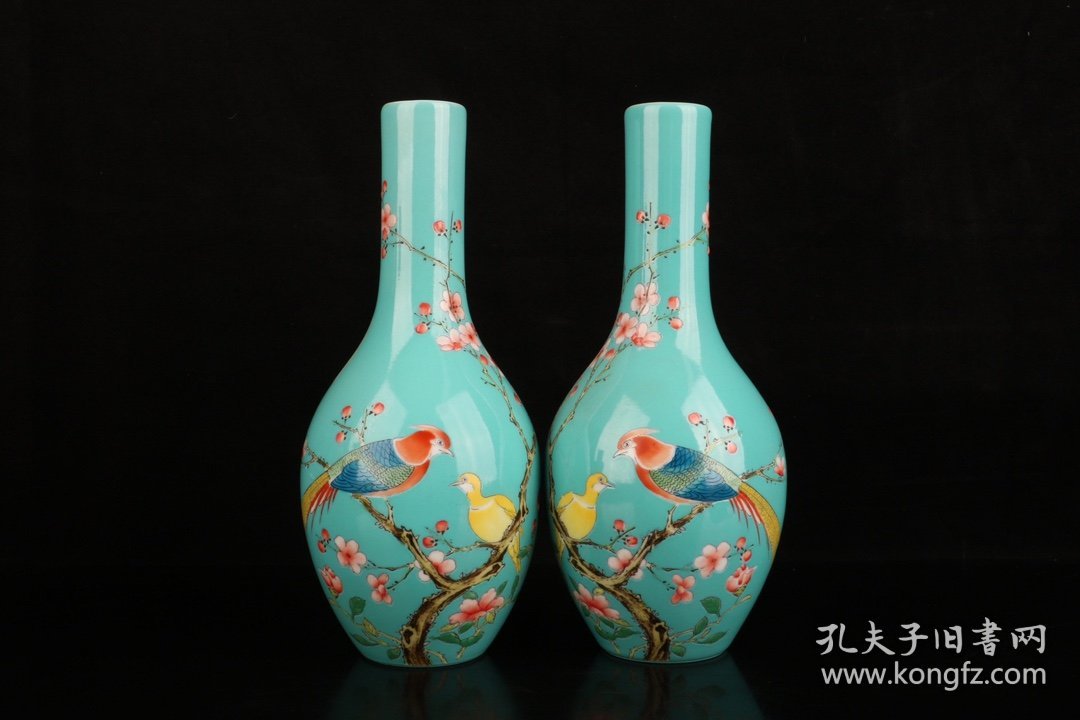 清雍正孔雀绿粉彩喜上眉梢花瓶一对 尺寸 高21直径8厘米