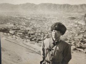建国早期甘肃兰州风景老照片军人在兰州城边