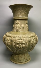 元代青瓷越窑开光人物纹贴花玄纹异形花谷，6000
