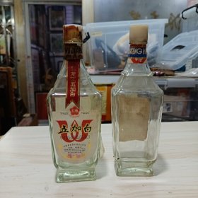 1989黑龙江五加白酒空玻璃瓶2个（红梅牌）