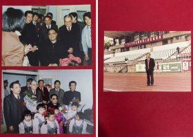 1989年邓朴方、霍震霆等参加全国伤残人田径邀请赛与安徽省方面合影留念，举办地安徽省合肥市，时任安徽省外事办主任杨多良与安徽省残联理事长刘光胜等合影，广西柳州市牙膏厂两面针中药牙膏代言