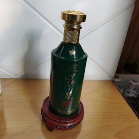 《军星1927酒瓶》