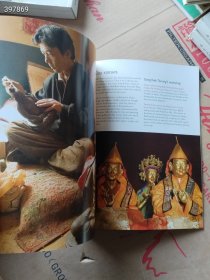 一本库存 外文拍卖西藏艺术和工匠 （品相如图）100页 特价88元包邮 ..