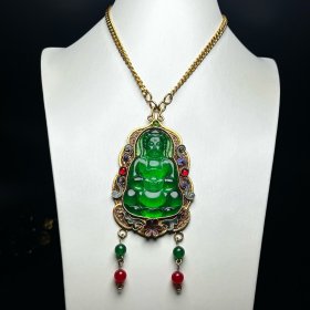 珍藏1纯手工镶嵌.掐丝景泰蓝-翡翠帝王绿 观音吊牌 总尺寸：95/57mm左右 总长度：45公分