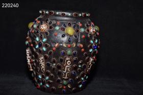 珍藏红山文化陨石镶宝石天竺罐摆件
