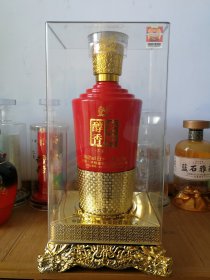 酒瓶。泸州老窖•老窖醇香•大壹品酒瓶带盒。52度500ml。（非钱币，烟标，邮票，连环画）