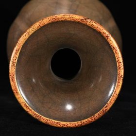 宋哥窑包口瓶，高19厘米，直径10厘米，