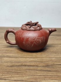 老珍藏，刻绘《柿子》老紫砂壶一把，出水流畅，断水利落，保存完整，收藏的佳品。