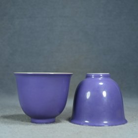 大清雍正年制茄皮釉主人杯一对。lxl 高度：7厘米 宽度：8.8厘米
