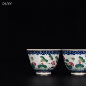 清乾隆青花粉彩描金荷花鸬鹚纹杯