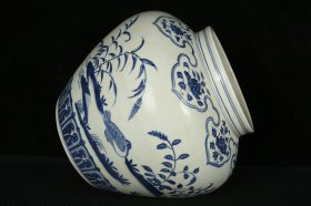 瓷器 明青花芦雁纹罐 高30厘米 直径33厘米