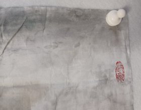 （终身保真）戴成夫 国画 136x68cm作品 议价 戴成夫，浙江乐清人，浙江省美协会员，中国书画家联谊会会员。曾任职于乐清市文化馆。擅长中国画，自幼喜爱美术，后多次到浙江省群艺馆，浙江省美术协会培训班学习，又拜访古今名贤足迹，追源寻踪。1996年入在中央美院国画系学习，得到诸多艺术名家指导。作品多次在全国赛展中获奖，并有部分作品发表。