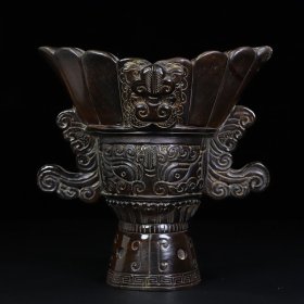 旧藏牛角兽纹莲花口酒杯摆件，长17厘米宽12.5厘米高16.5厘米，重788克，