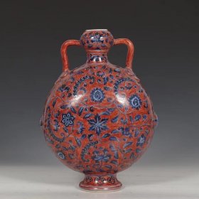 明永乐矾红青花缠枝花卉纹抱月瓶
规格：高28.5公分 口径4公分 直径21公分