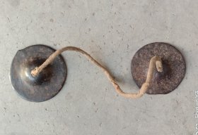 清代民国时期小铁钗，1对，径约6cm多点，很漂亮。