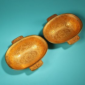 旧藏纯铜高浮雕錾刻雕花鎏金碗一对 单个重300克 长13.5厘米 宽13厘米