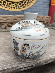 清代粉彩盖缸一对