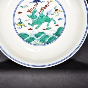 明成化斗彩飞象纹盘 高5.3厘米 宽21.1厘米