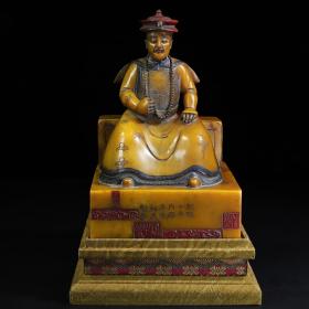 珍藏寿山石手工雕刻彩绘乾隆皇帝人物印章，净长15.7厘米宽14.5厘米高23厘米，净重4912克，