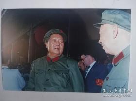 毛泽东在天安门城楼上 照片