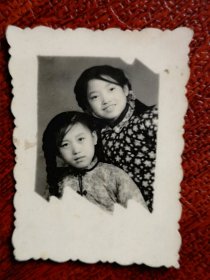 60年代老照片之二，女孩俩一寸照，