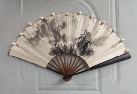 徐悲鸿外甥，江苏老画家。