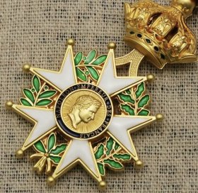 美国原品鹰徽章，纯铜材质，复古做旧风格，精致工艺，收藏佳品。重 631克，造型精美，做工精致。