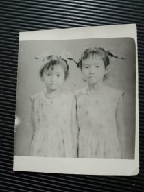 《老照片》改革开放时期～双胞胎姐妹
